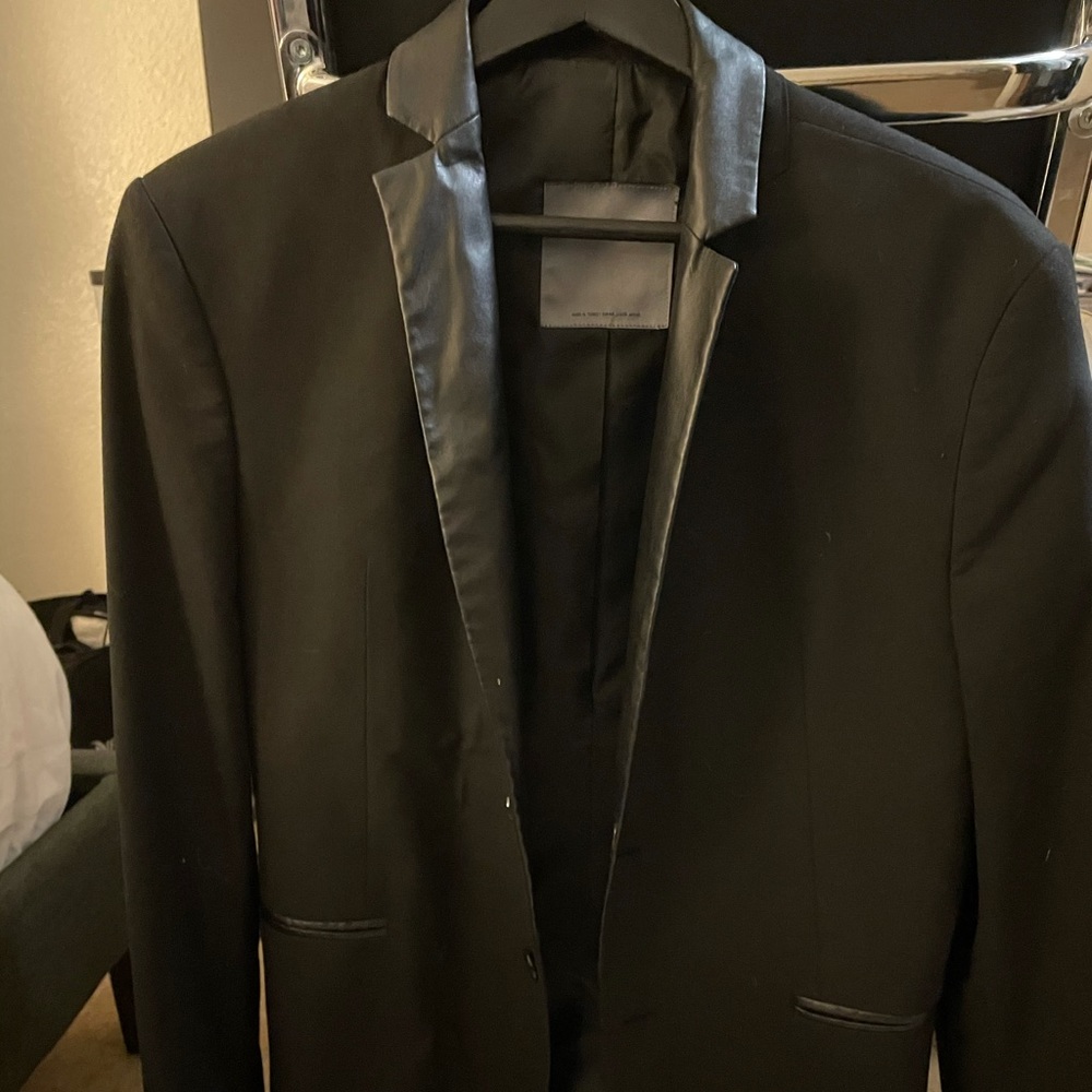 Men’s Black Trim Slim Blazer